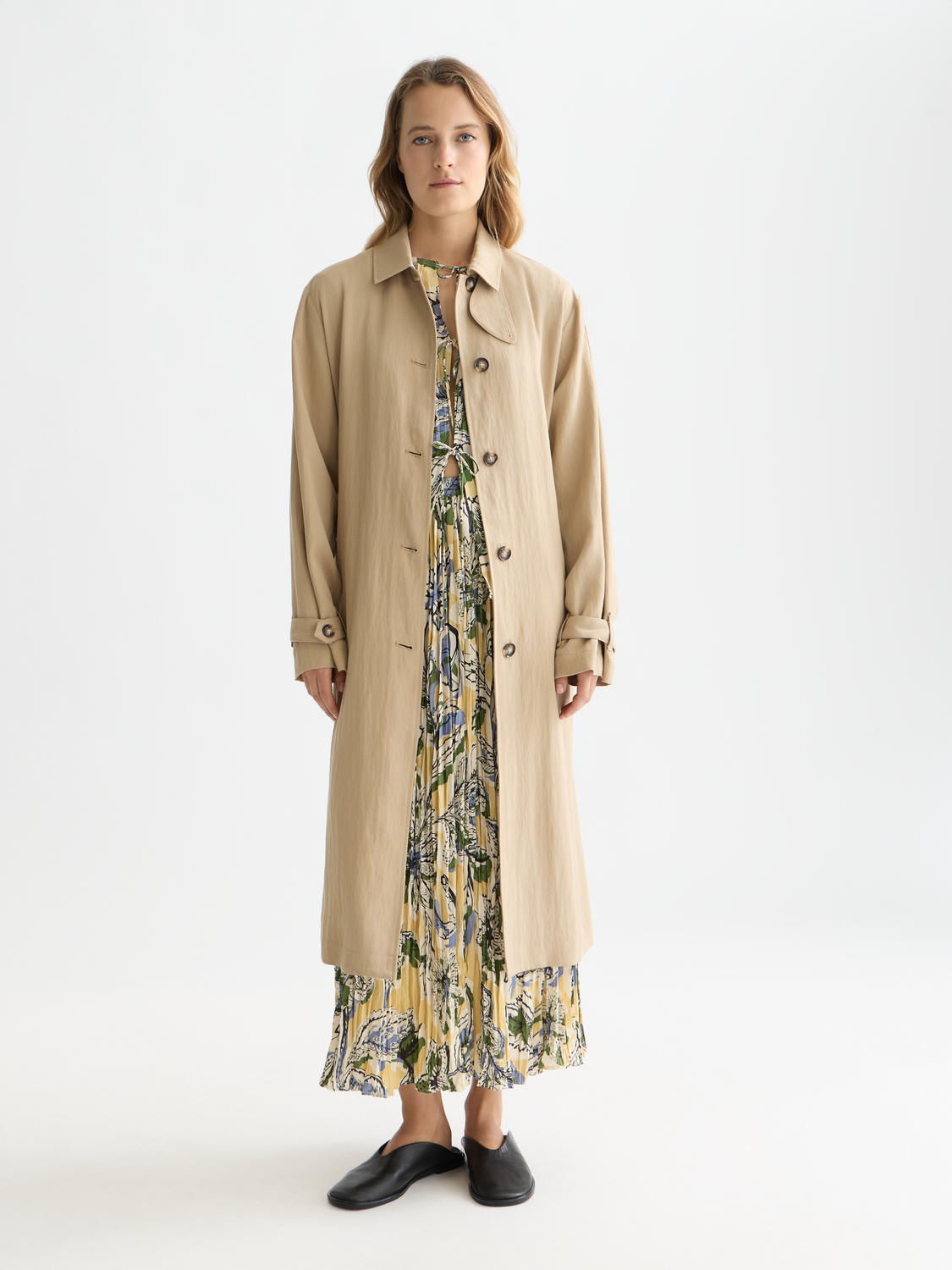 Flowy trenchcoat