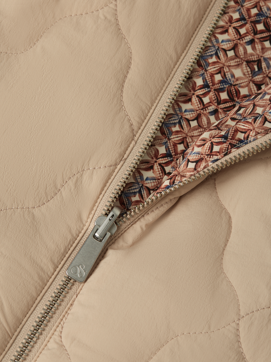 Quilted reversible bomber