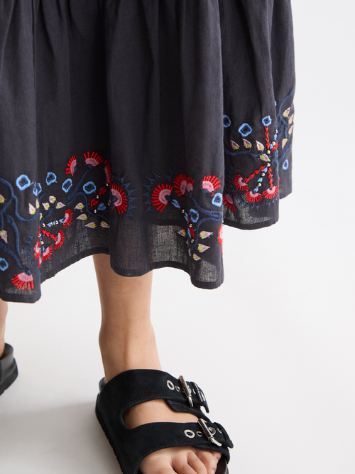 Embroidered maxi skirt