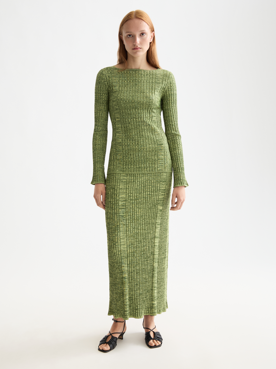 Ribbed knitted maxi skirt