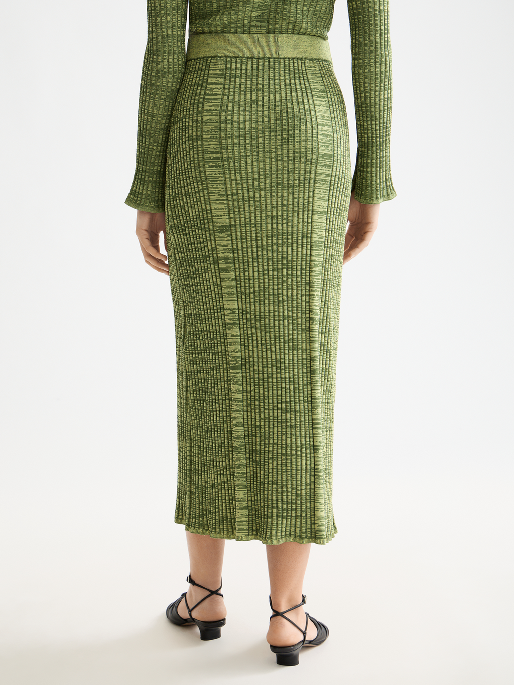 Ribbed knitted maxi skirt