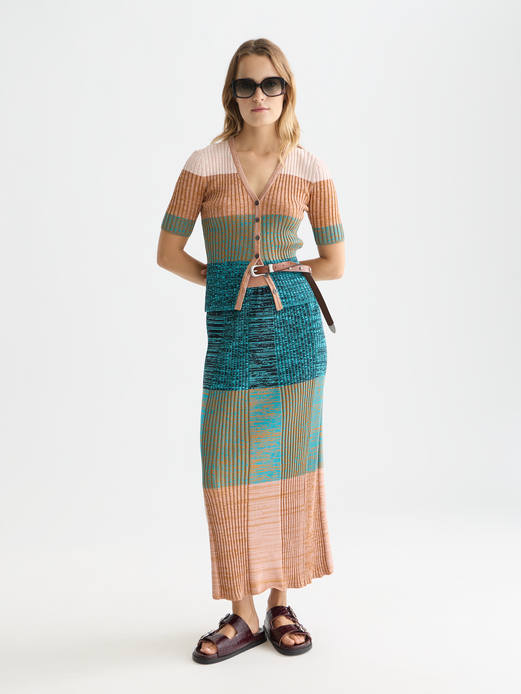 Maxi ribbed knitted skirt