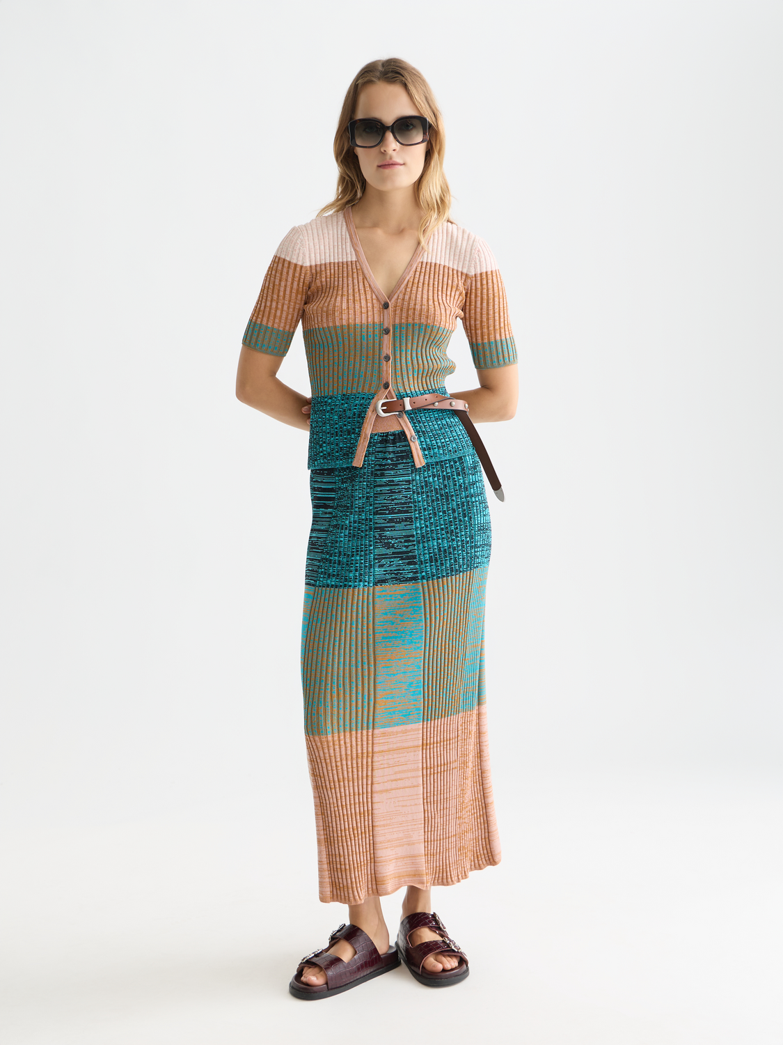 Maxi ribbed knitted skirt