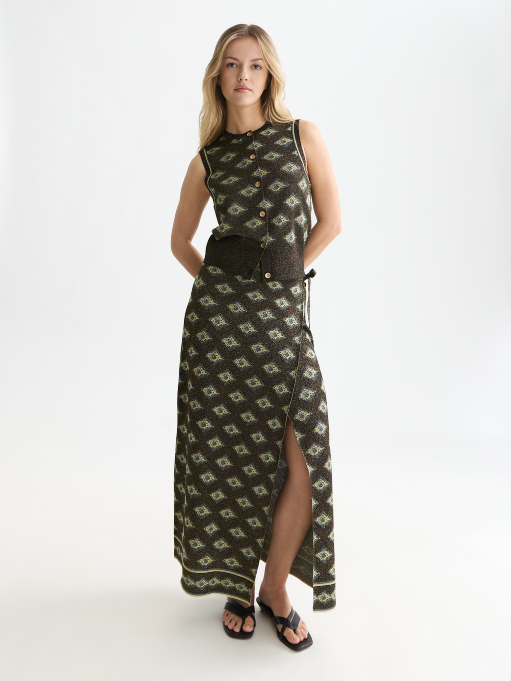 Jacquard knitted wrap skirt
