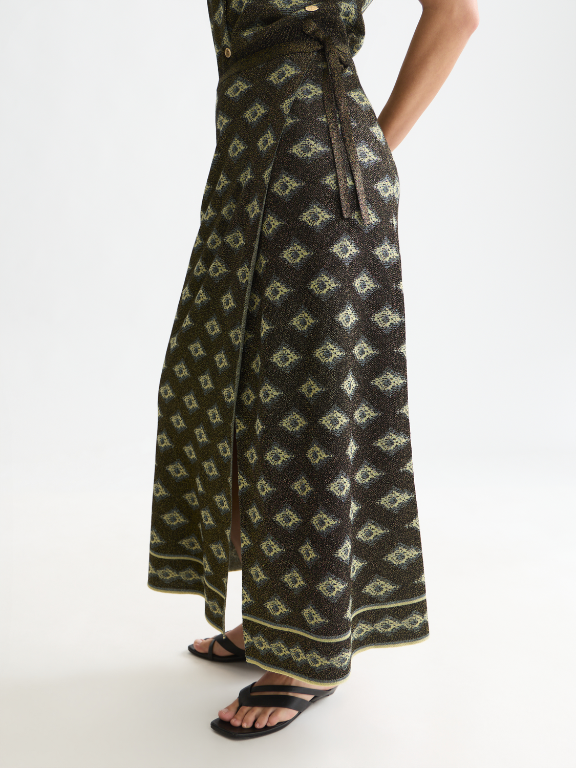 Jacquard knitted wrap skirt