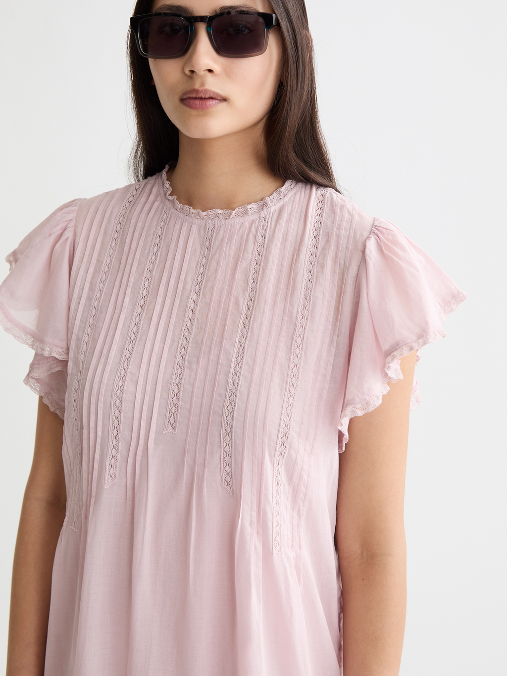 Maxi dress with lace details