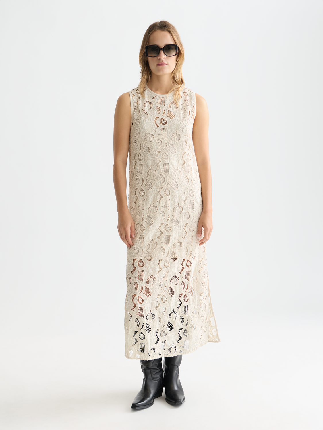 Flame embroidery midi dress