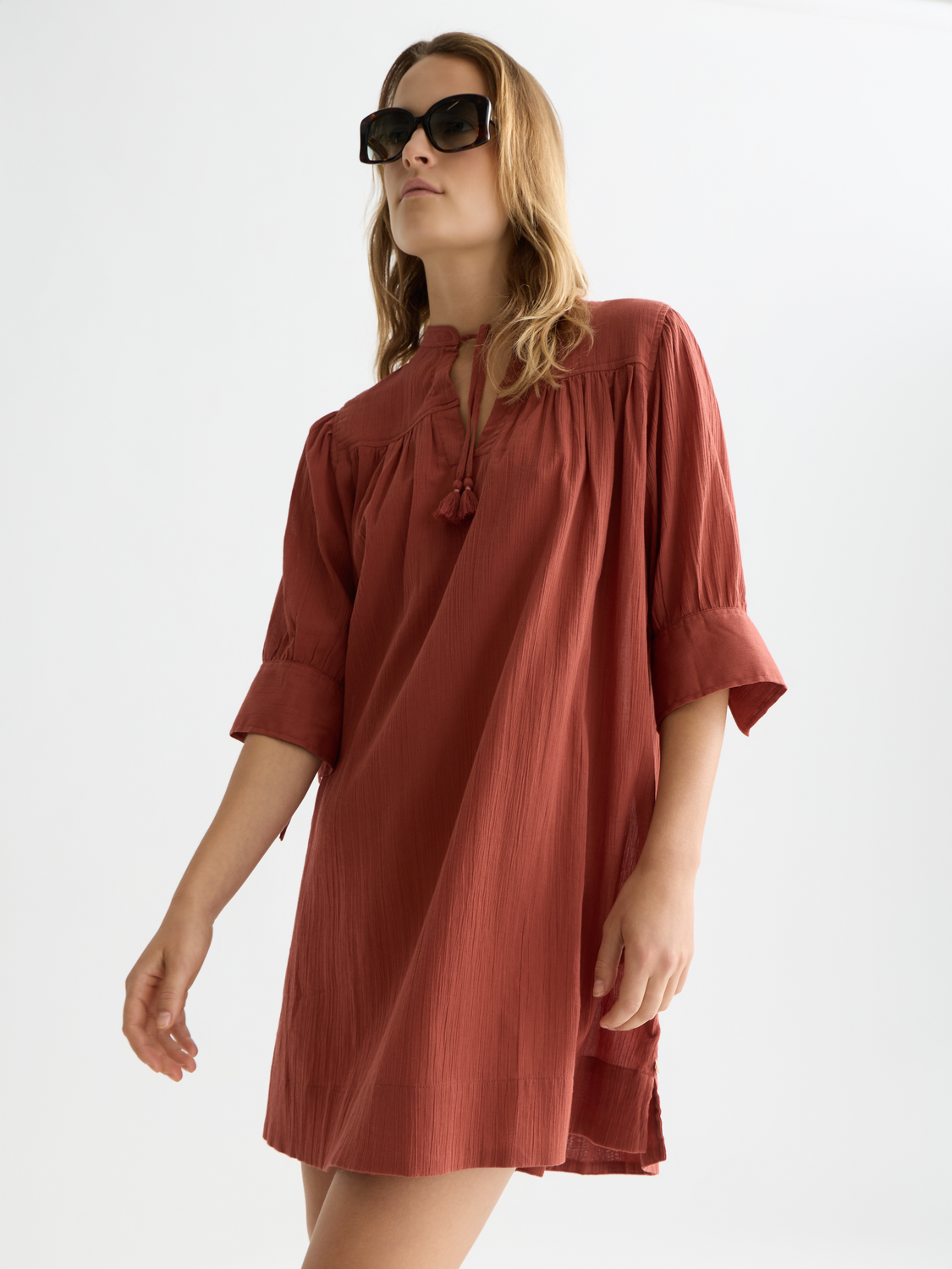 Mini gathered sleeve dress