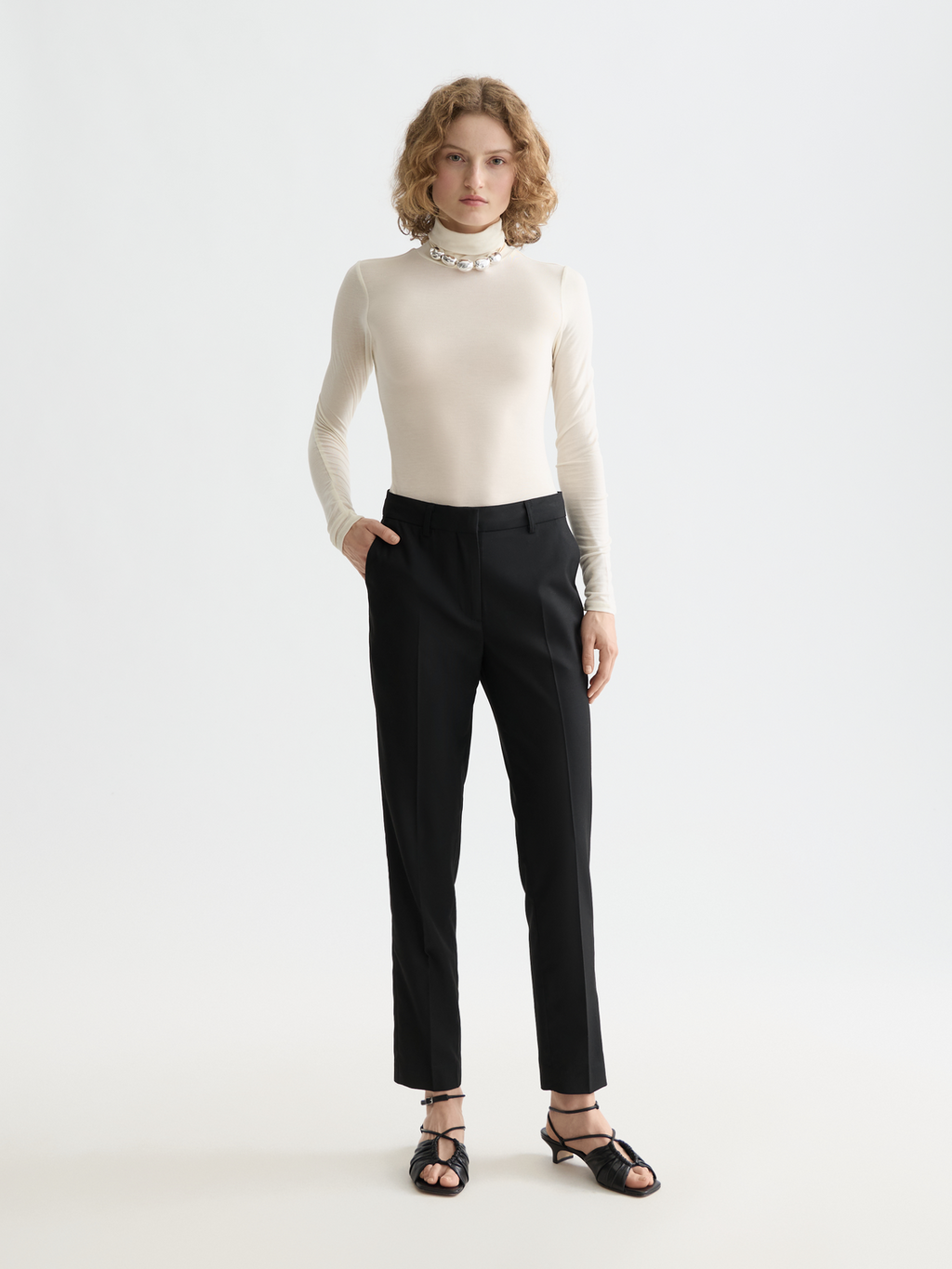 Essentials LOWRY PANT - BLACK