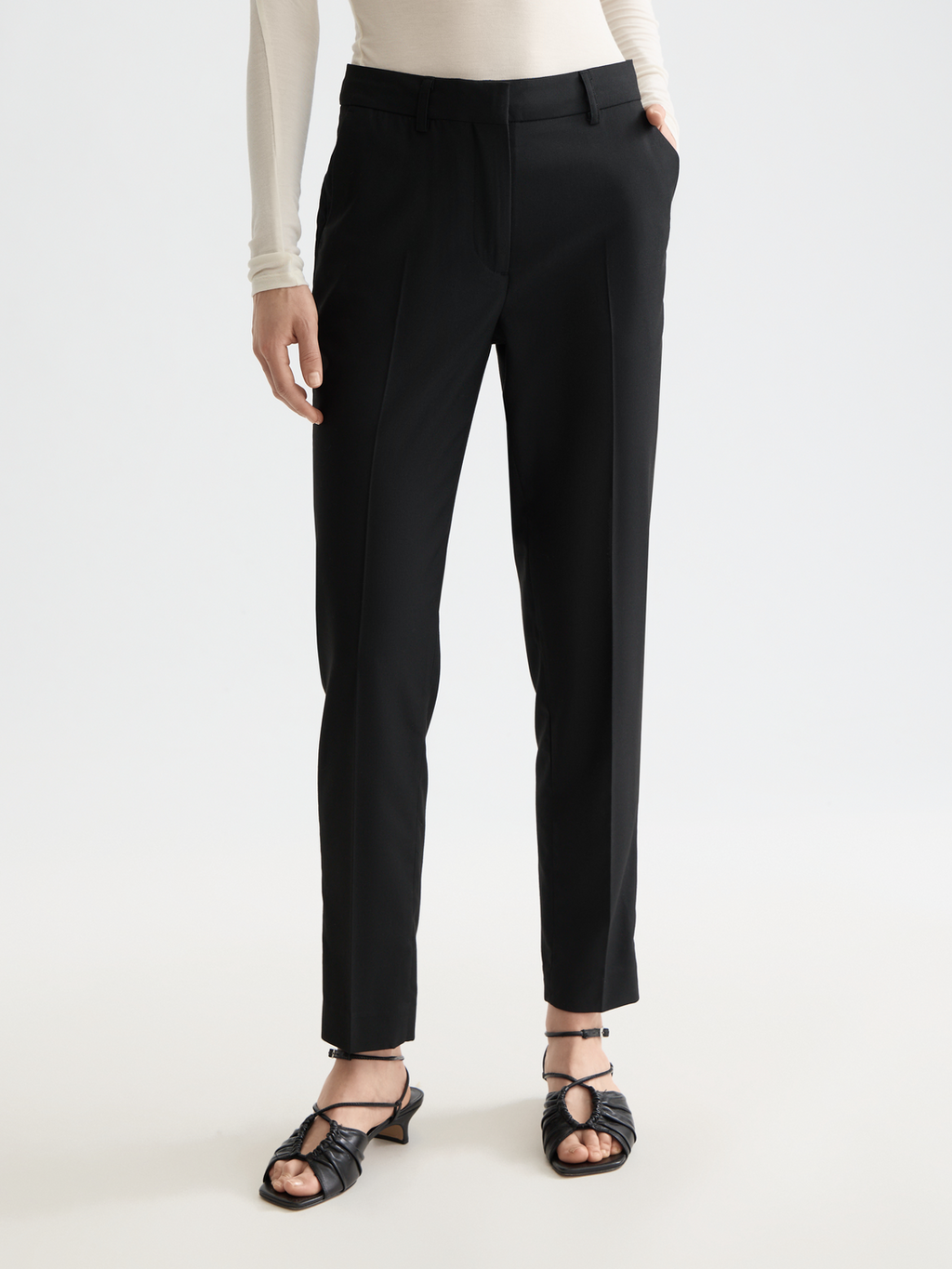 Essentials LOWRY PANT - BLACK