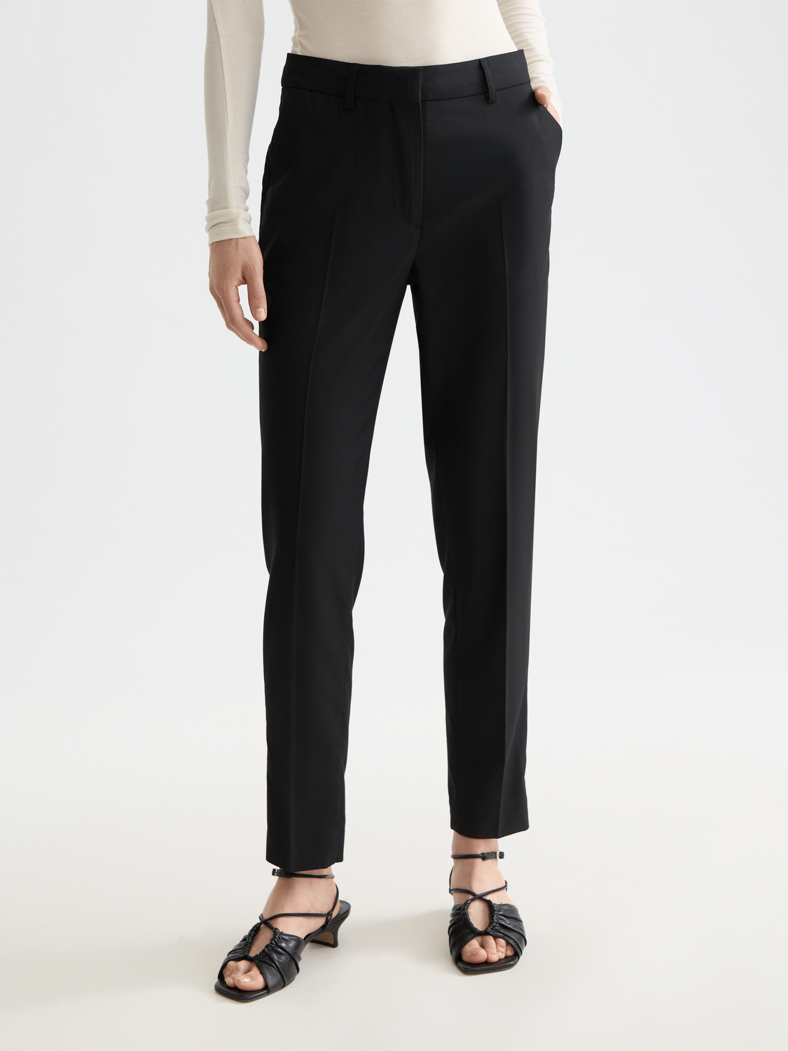 Essentials LOWRY PANT - BLACK
