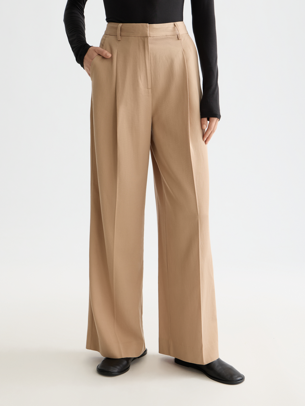 Essentials ROSE CHINO PANT - SAND