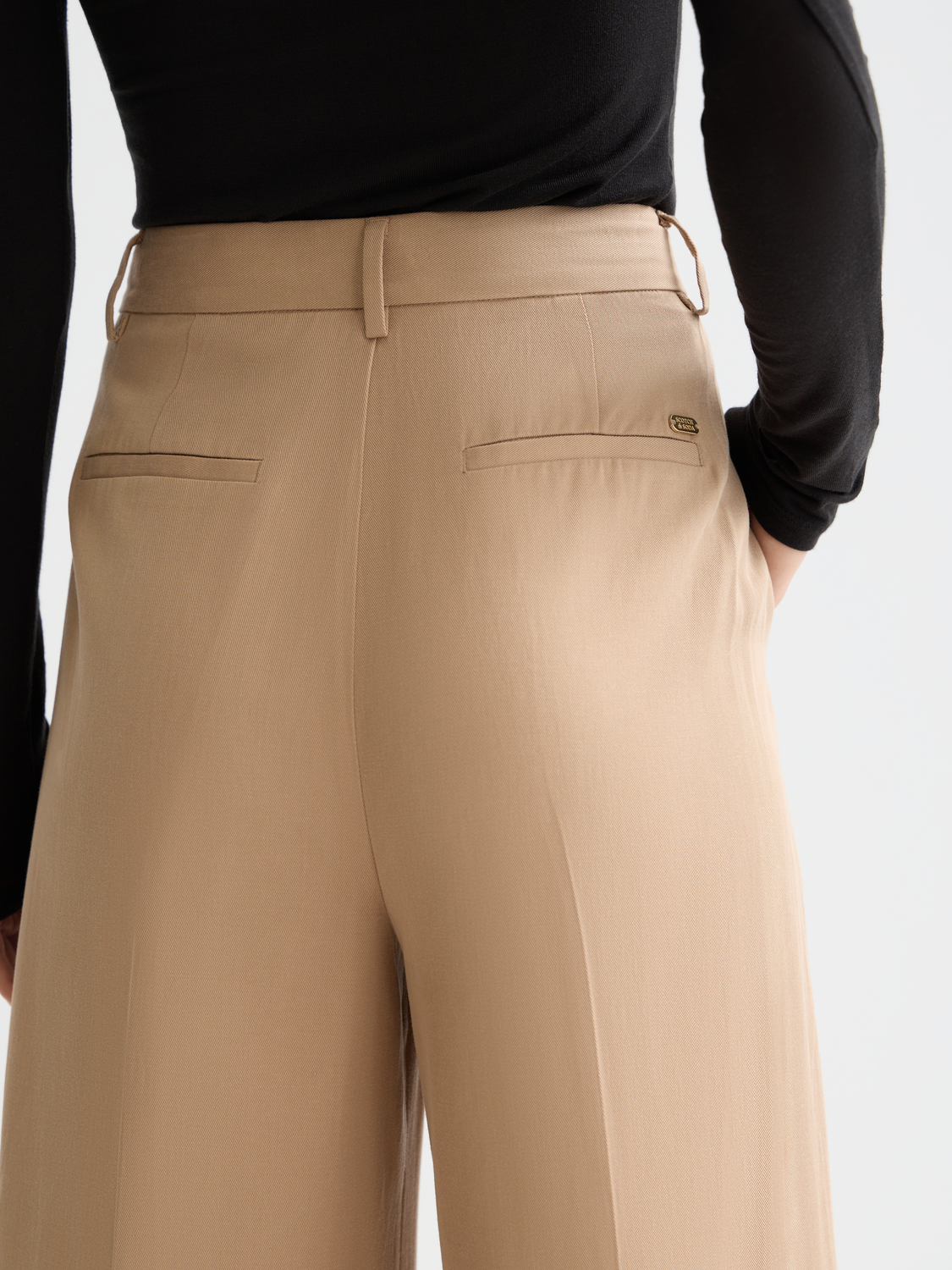 Essentials ROSE CHINO PANT - SAND