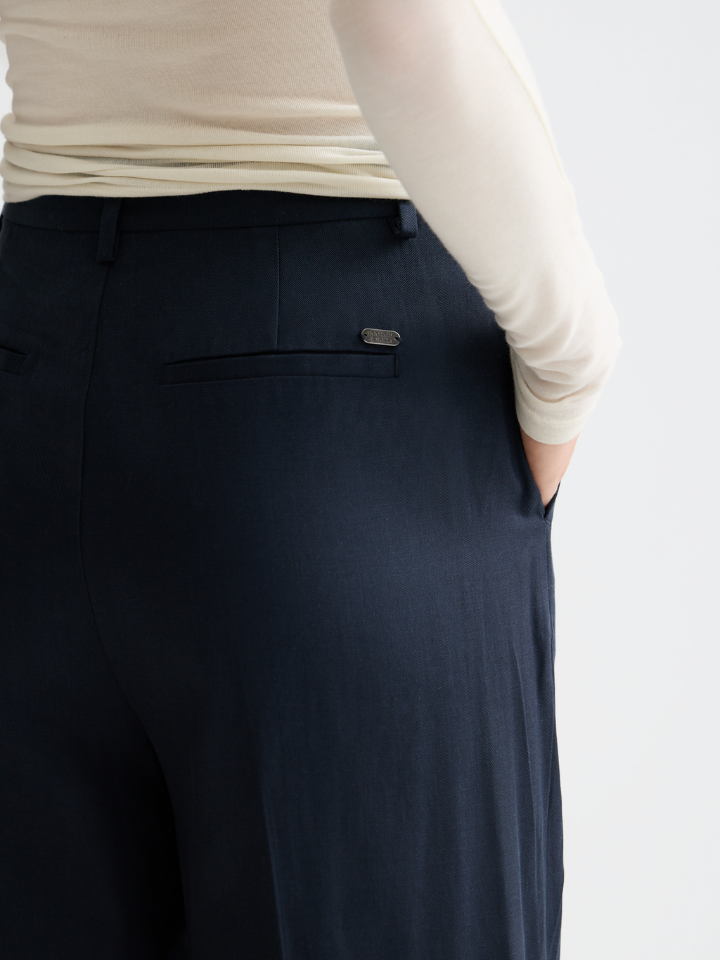 Essentials ROSE CHINO PANT - NIGHT