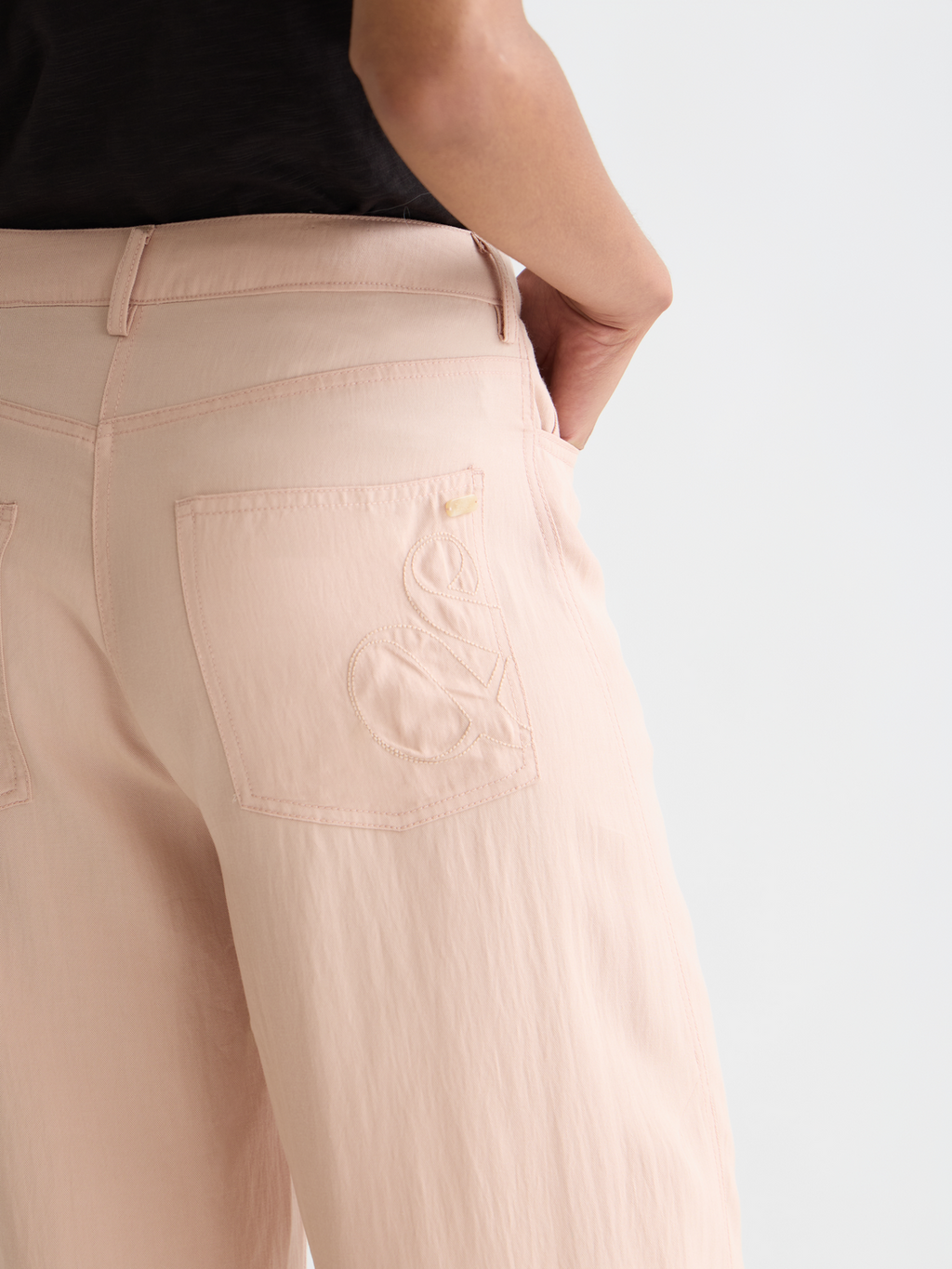 Lotus - Twill high rise barrel leg pants