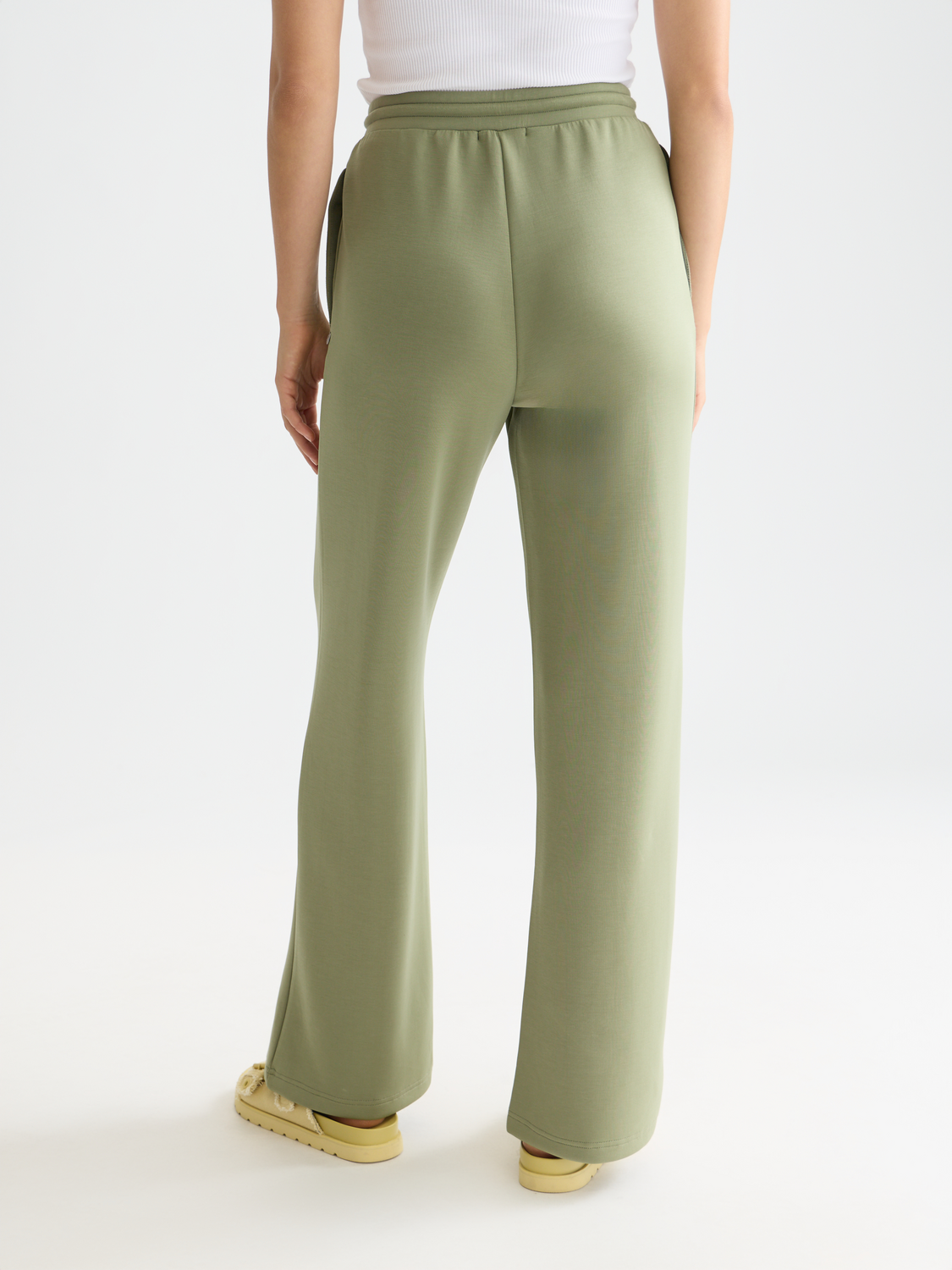 Tencel pleated sweatpants
