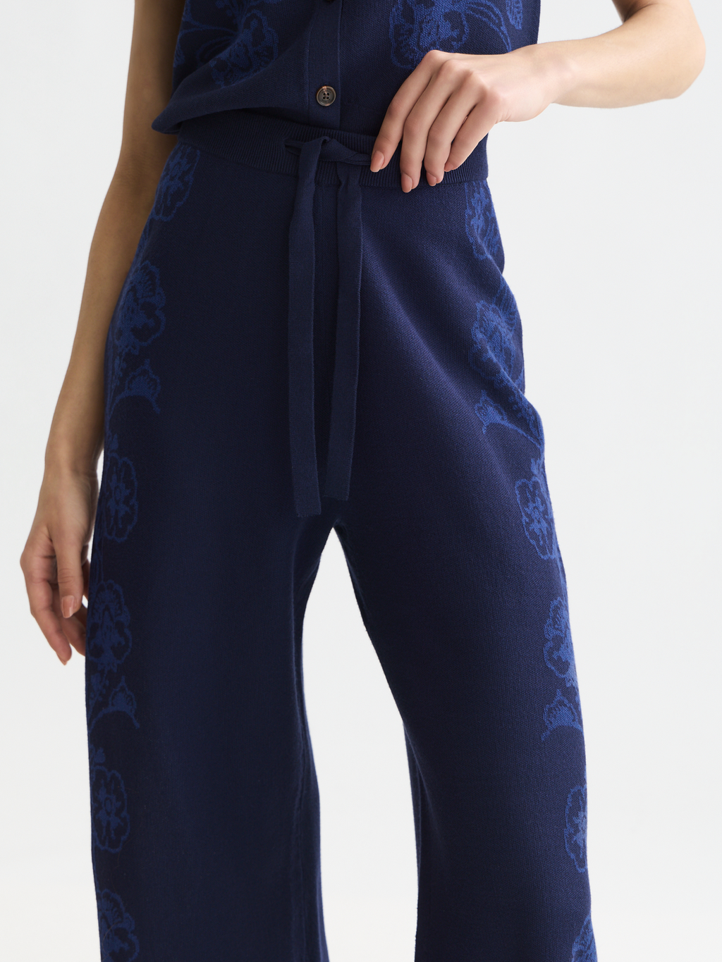 Jacquard knitted relaxed trousers