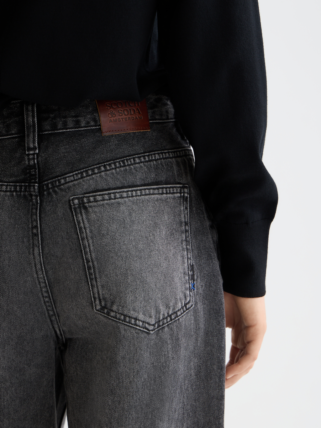 Ripple straight jeans — Absolute Black