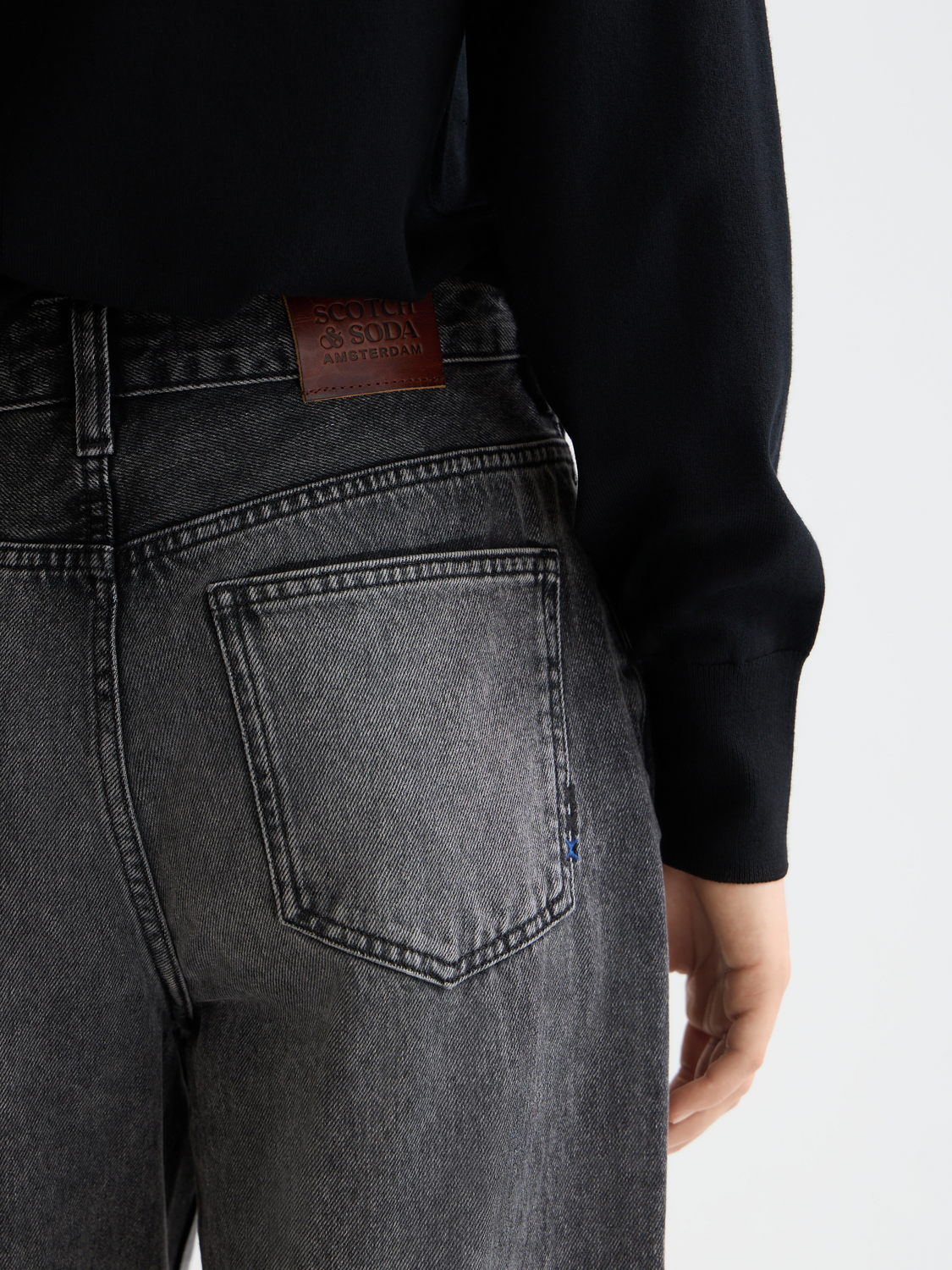 Ripple straight jeans — Absolute Black
