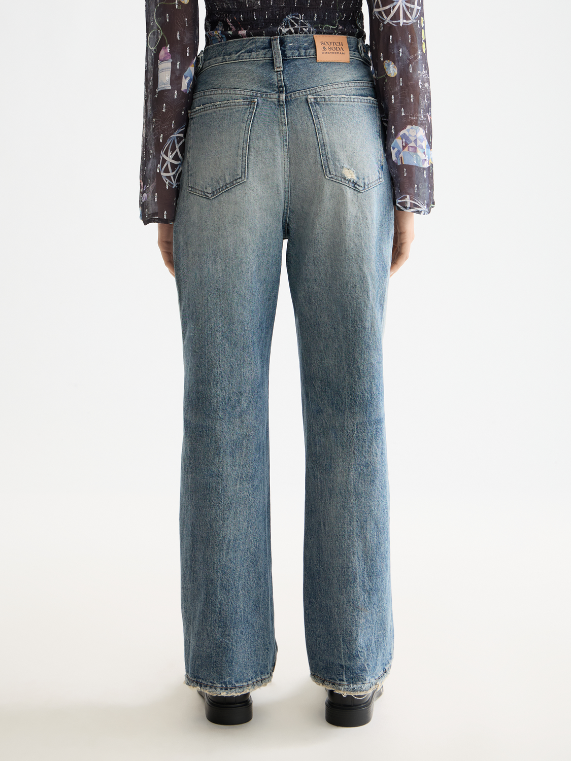 The Deep loose denim
