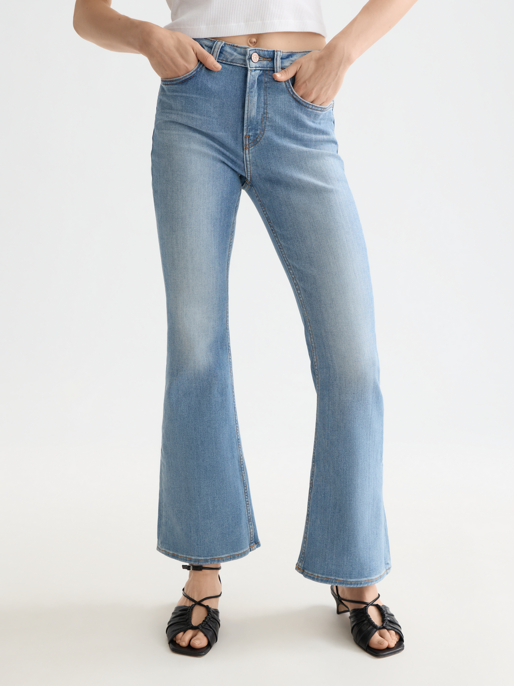 新品 スコッチアンドソーダ　THE CHARM　フレア　24inc Essentials THE CHARM FLARED Denim – Scotch & Soda Amsterdam