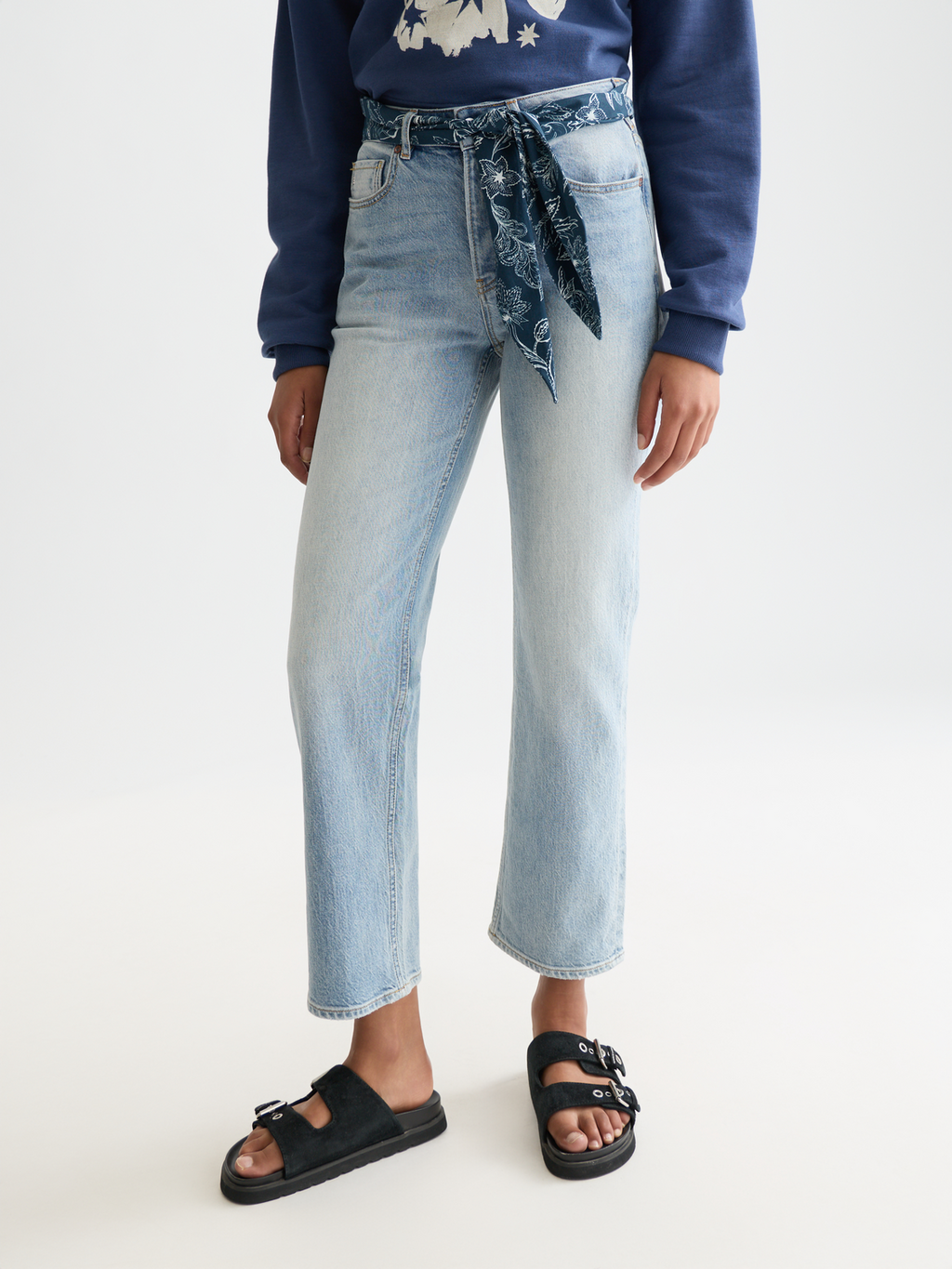 The Sky straight denim