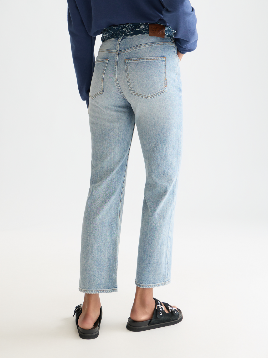 The Sky straight denim