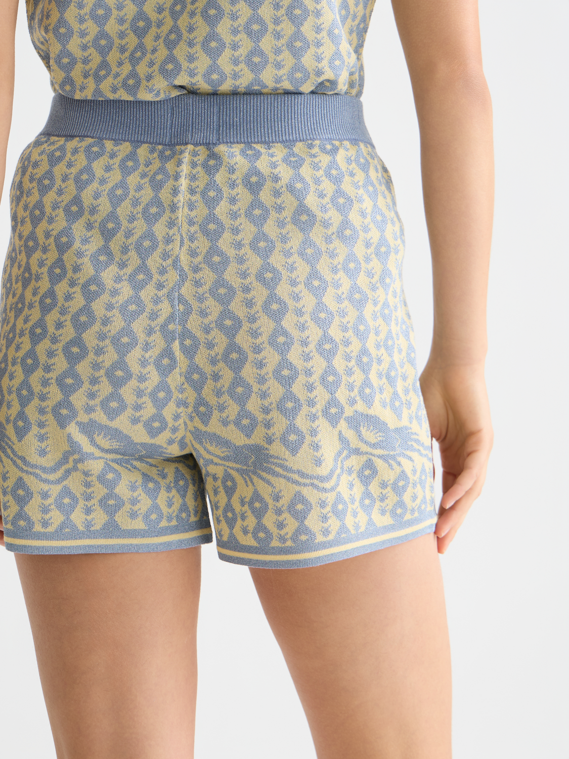 Jacquard knitted shorts
