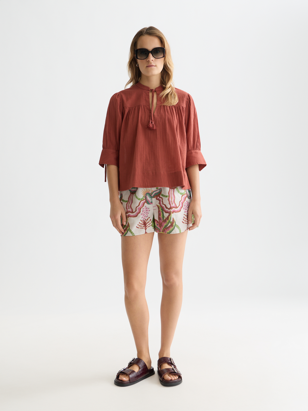 Cotton-linen elastic waist shorts