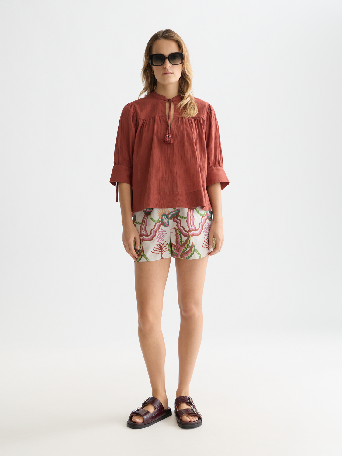 Cotton-linen elastic waist shorts