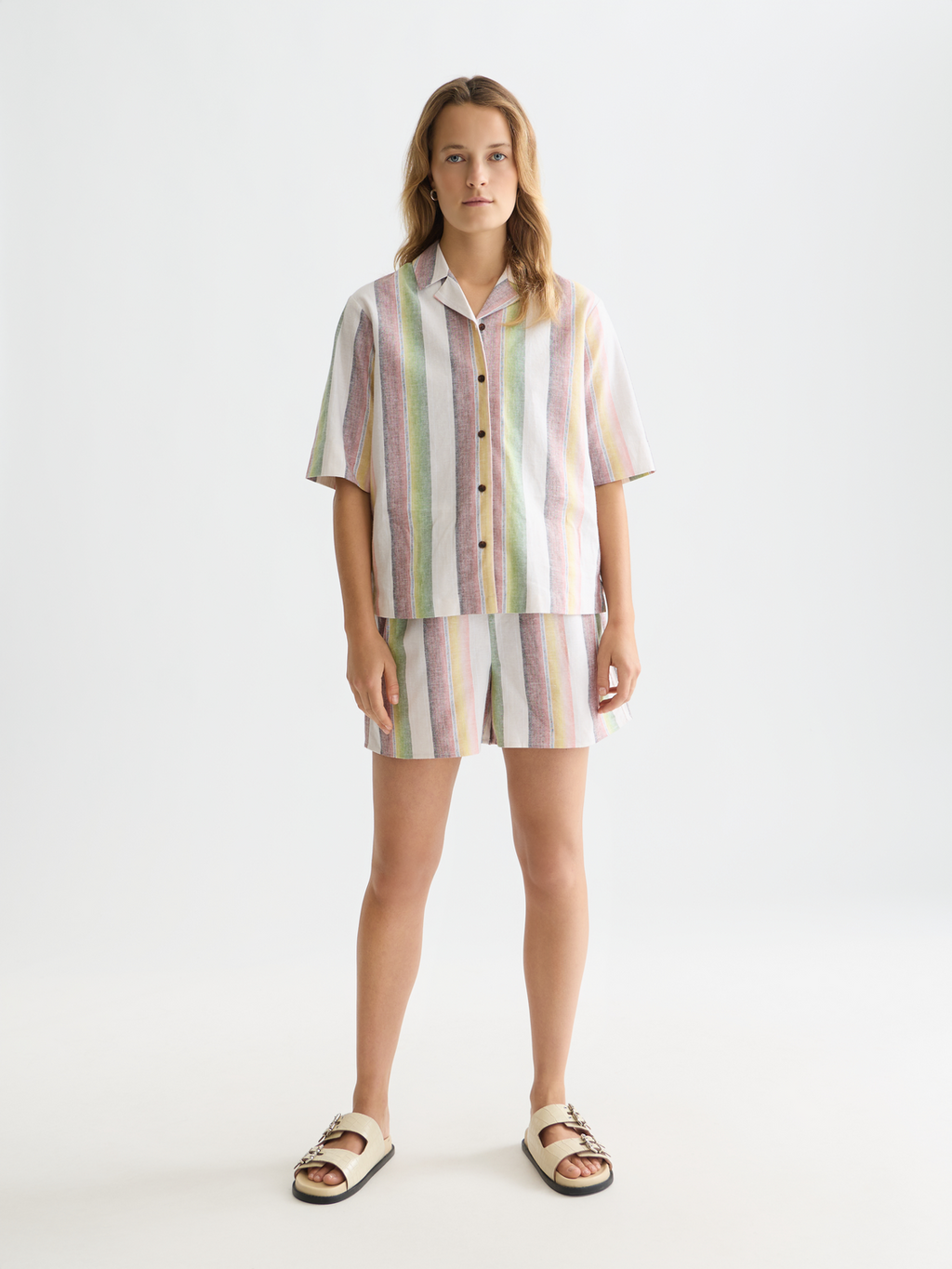 Striped elastic waist shorts